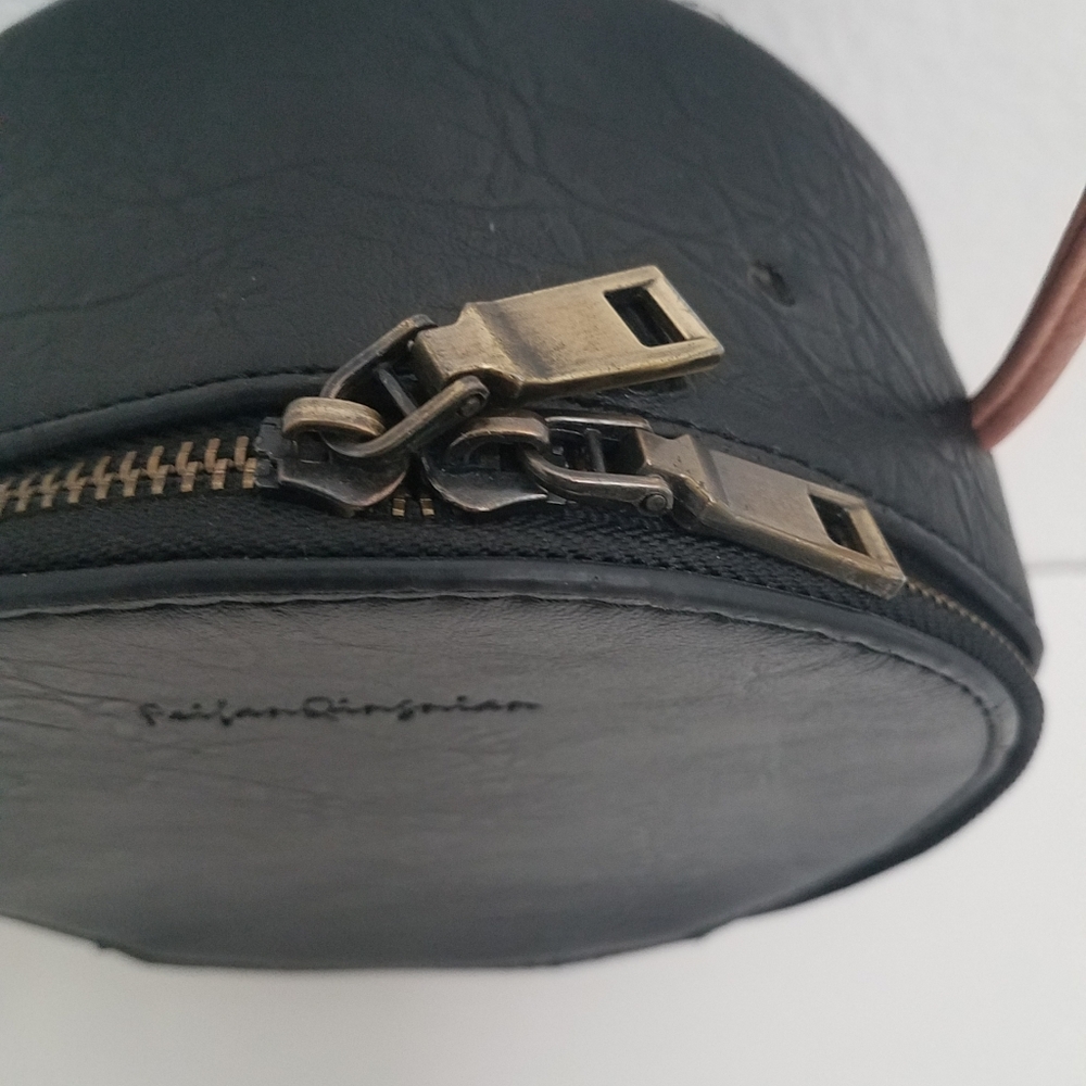 SALE! $10 Round Black Crossbody Bag - Picture 6 of 10